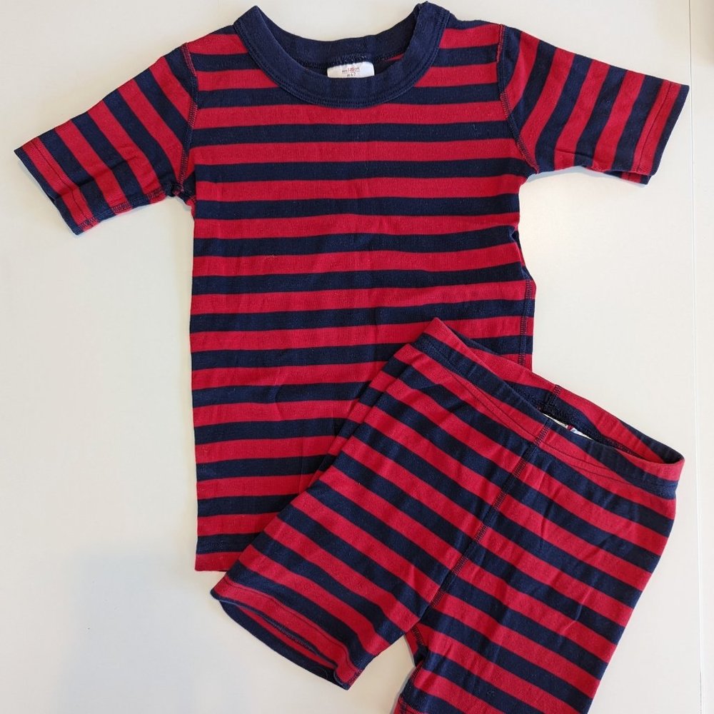 VGUC Hanna andersson size 120 PJs.